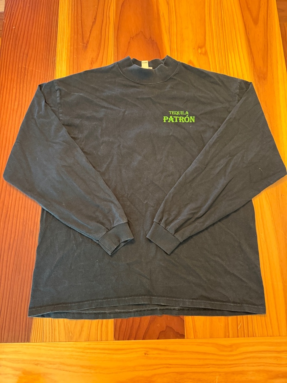 Vintage Patrón Black Long-Sleeve Logo Tee